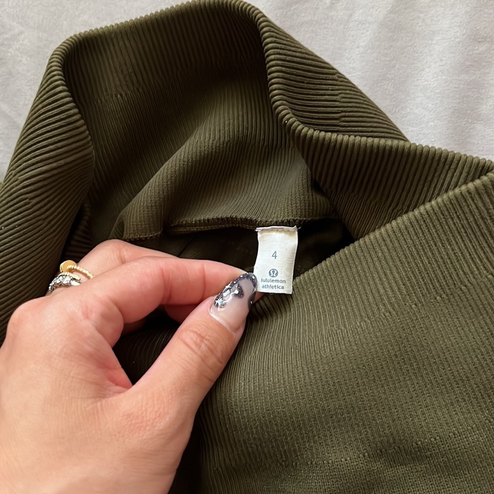 Lululemon Capris - image 4